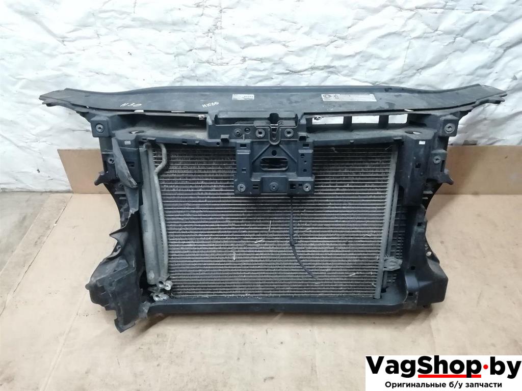 передняя панель крепления облицовки (телевизор) Volkswagen Passat B7 2011, 2.0 л., TDi, CFF, дизель, МКПП, черный, универсал, передний привод - фото №1