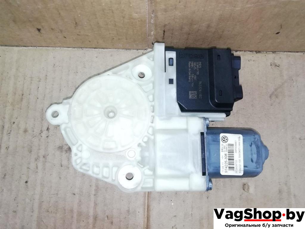 моторчик стеклоподъемника задний левый Volkswagen Passat B7 2011, 2.0 л., TDi, CFF, дизель, МКПП, черный, универсал, передний привод, 3C0959703, 3AF839461, 3C0959795 - фото №1