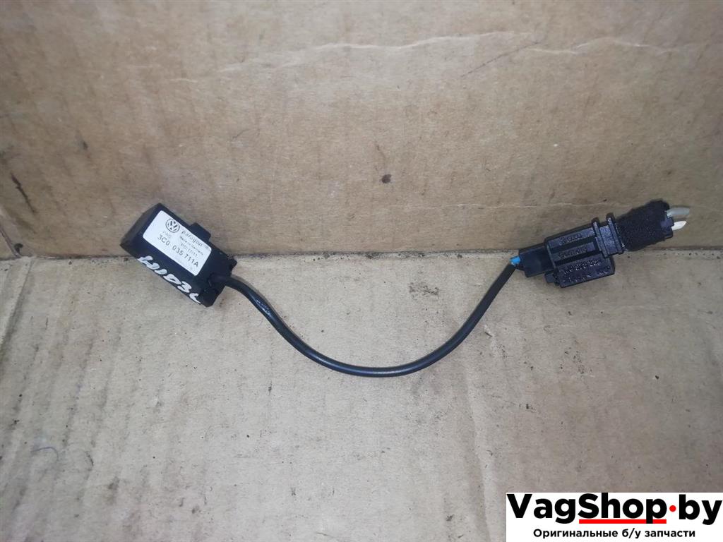 микрофон Volkswagen Passat B7 2011, 2.0 л., TDi, CFF, дизель, МКПП, черный, универсал, передний привод, 3C0035711A - фото №1