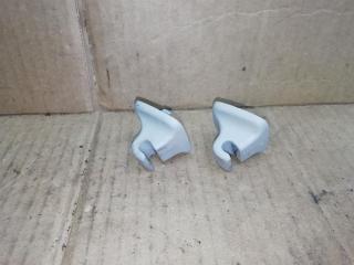 Крепление (крючок) солнцезащитного козырька Volkswagen Passat B7 2011, 2.0 л., TDi, CFF, дизель, МКПП, черный, универсал, передний привод, 1K0857561B