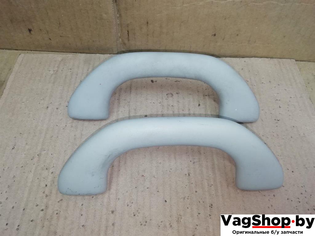 ручка внутренняя потолочная Volkswagen Passat B6 2009, 2.0 л., TDi, CBA, дизель, МКПП, голубой, седан, передний привод, 1K0857607M - фото №1