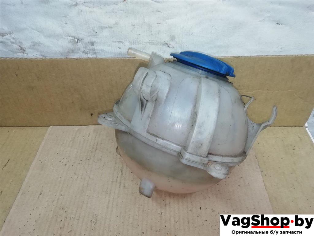 бачок расширительный Volkswagen Passat B6 2009, 2.0 л., TDi, CBA, дизель, МКПП, голубой, седан, передний привод, 1K0121407A - фото №1