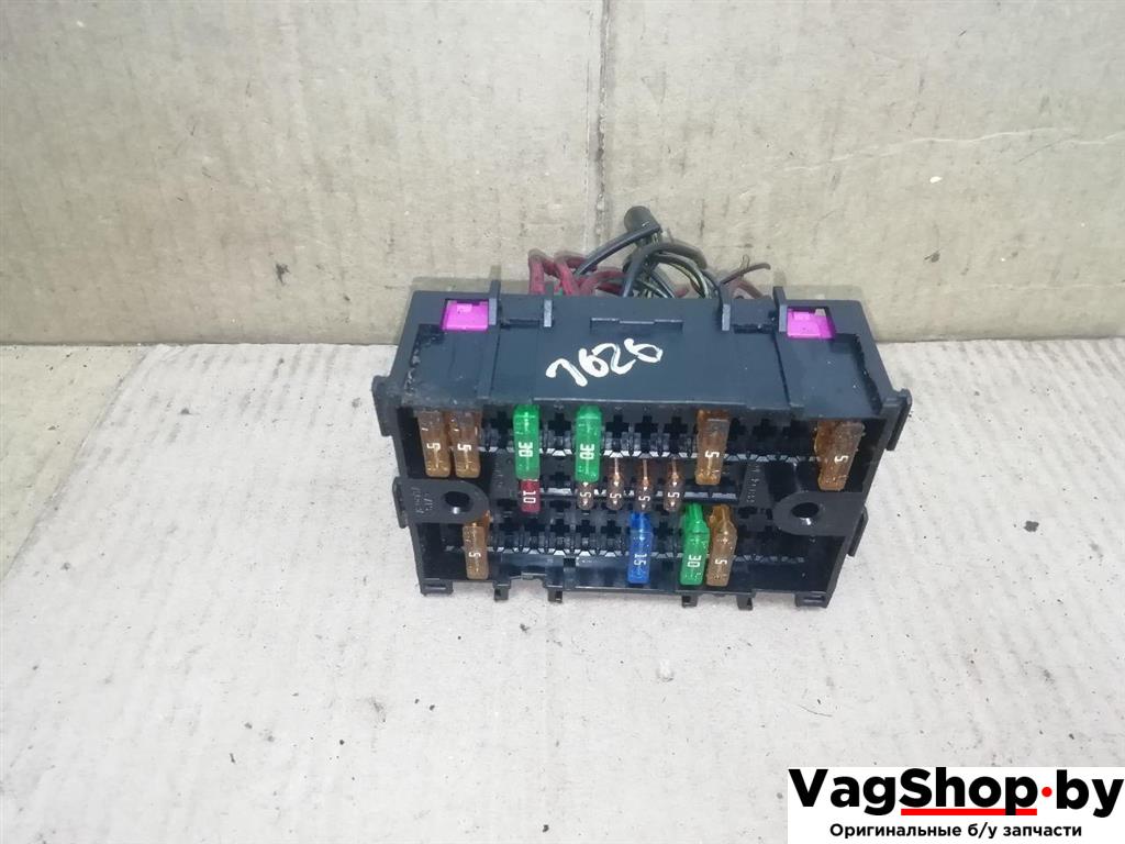 блок предохранителей Volkswagen Transporter T5 2005, 2.5 л., TDi, AXD, дизель, МКПП, синий, фургон, передний привод, 7E0937617A - фото №1