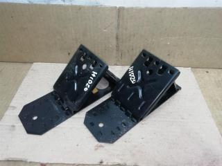 упор противооткатный Audi Q7 4L 2006, 3.0 л., TDi, BUG, дизель, АКПП, серебро, внедорожник 5 дв., полный привод, 7L0860321A