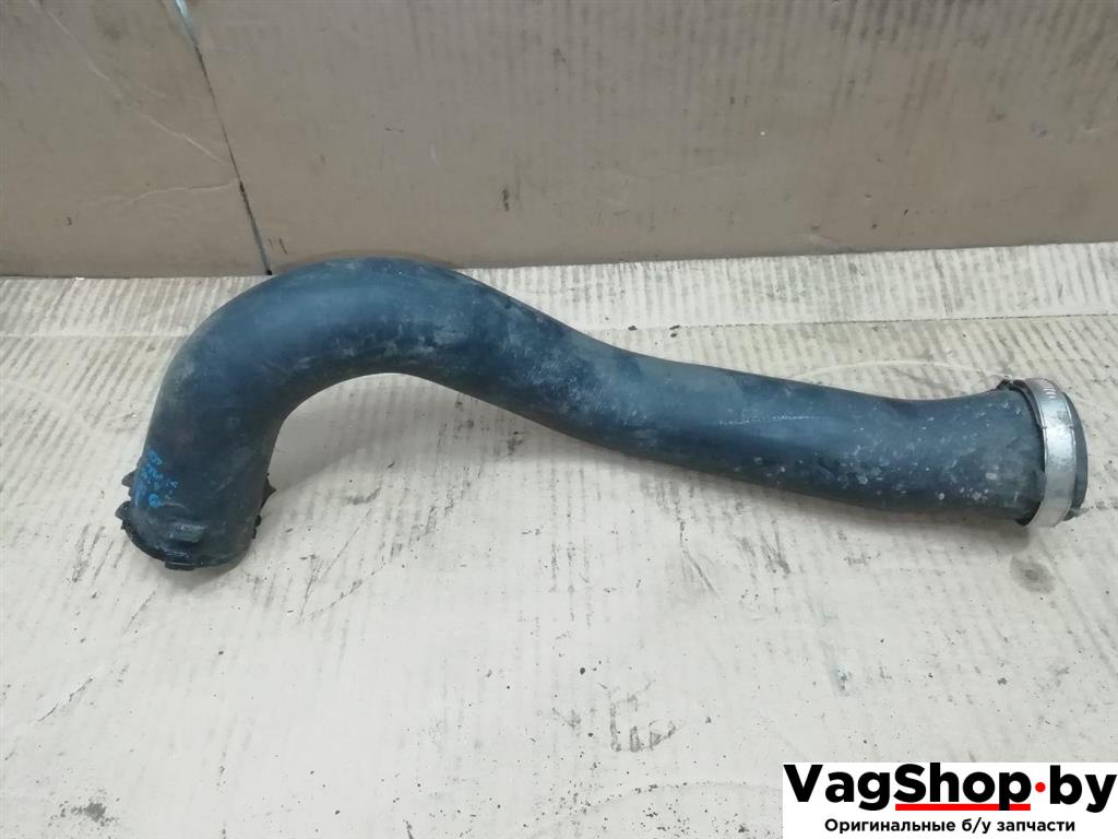 патрубок интеркулера Audi Q7 4L 2006, 3.0 л., TDi, BUG, дизель, АКПП, серебро, внедорожник 5 дв., полный привод, 7L6145737B - фото №1