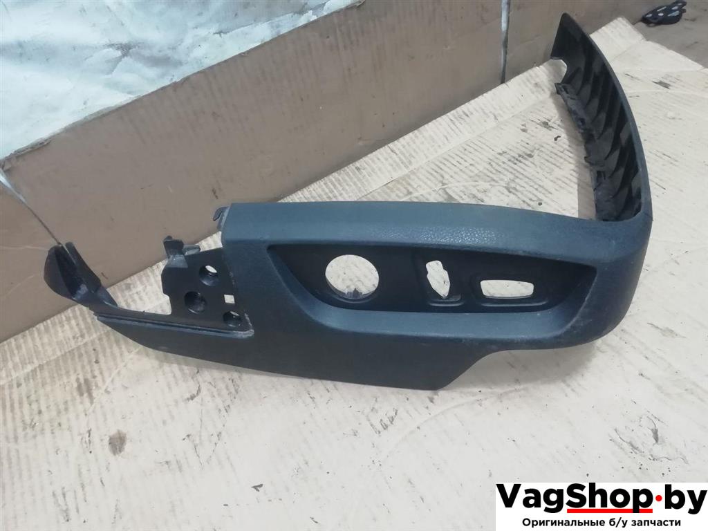 пластик (накладка) сиденья Audi Q7 4L 2006, 3.0 л., TDi, BUG, дизель, АКПП, серебро, внедорожник 5 дв., полный привод, 4L0881326C - фото №1