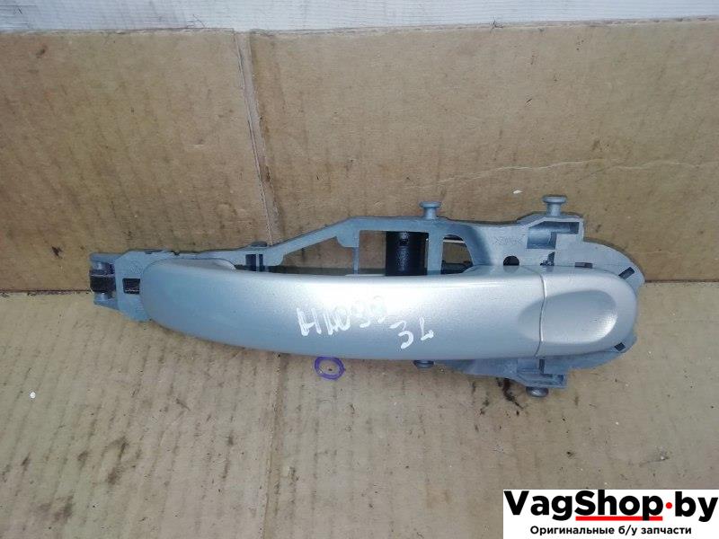 ручка наружная задняя левая Volkswagen Golf Plus 2 поколение 2010, 1.6 л., TDi, CAY, дизель, МКПП, серебро, хетчбэк 5 дв., передний привод - фото №1