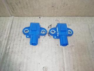 датчик удара Volkswagen Golf Plus 2 поколение 2010, 1.6 л., TDi, CAY, дизель, МКПП, серебро, хетчбэк 5 дв., передний привод, 5M0955557