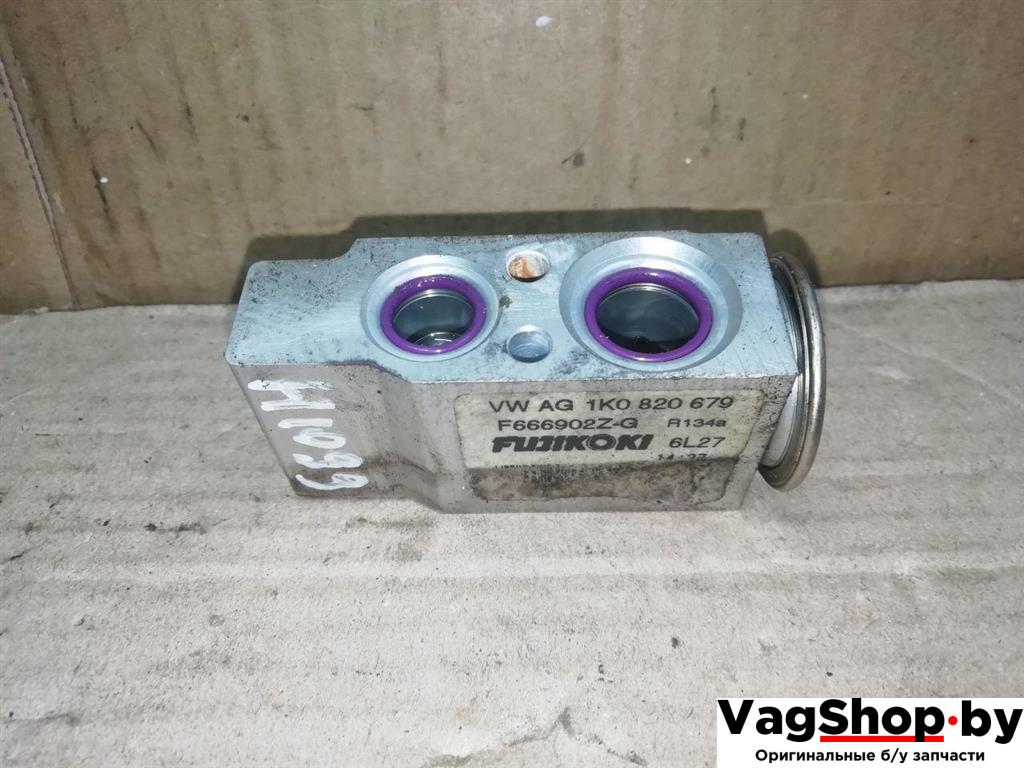 расширительный клапан кондиционера Volkswagen Golf Plus 2 поколение 2010, 1.6 л., TDi, CAY, дизель, МКПП, серебро, хетчбэк 5 дв., передний привод, 1K0820679 - фото №1