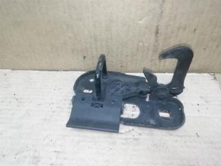 захватный крюк капота Volkswagen Golf Plus 2 поколение 2010, 1.6 л., TDi, CAY, дизель, МКПП, серебро, хетчбэк 5 дв., передний привод, 1T0823480A