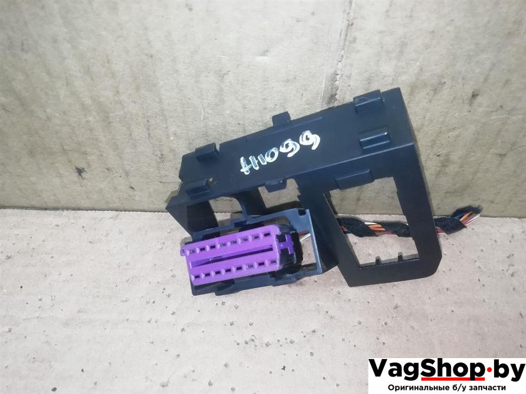Разъем (фишка) проводки Volkswagen Golf Plus 2 поколение 2010, 1.6 л., TDi, CAY, дизель, МКПП, серебро, хетчбэк 5 дв., передний привод, 3A0972695A, 5N0971845E - фото №1
