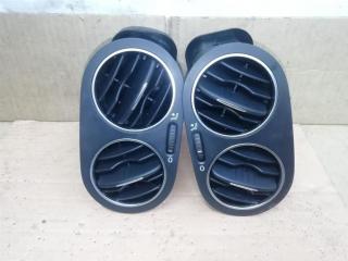 дефлектор обдува салона Volkswagen Golf Plus 2 поколение 2010, 1.6 л., TDi, CAY, дизель, МКПП, серебро, хетчбэк 5 дв., передний привод, 5M0819703L, 5M0819704L