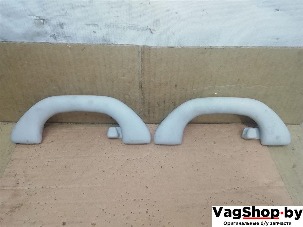 ручка внутренняя потолочная Volkswagen Golf Plus 2 поколение 2010, 1.6 л., TDi, CAY, дизель, МКПП, серебро, хетчбэк 5 дв., передний привод, 1K0857607N - фото №1