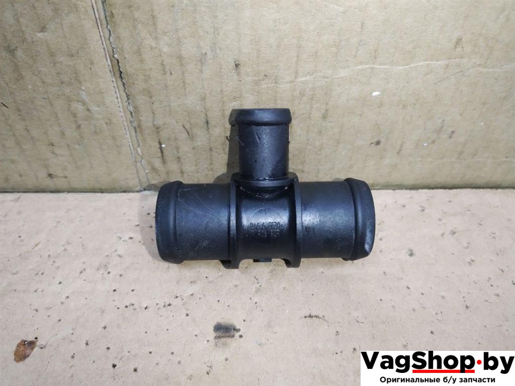 фланец (тройник) системы охлаждения Volkswagen Golf Plus 2 поколение 2010, 1.6 л., TDi, CAY, дизель, МКПП, серебро, хетчбэк 5 дв., передний привод, N906929 - фото №1