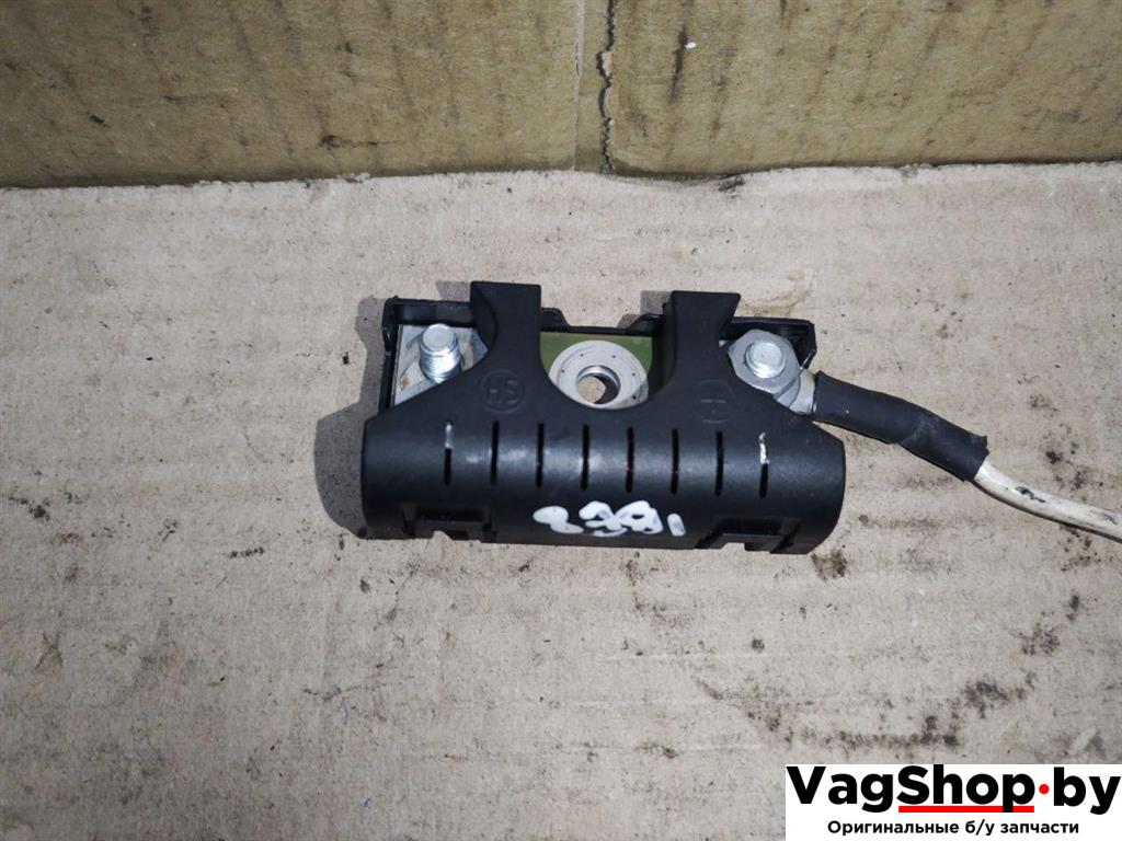 усилитель антенны Audi A4 B8/8K 2011, 2.7 л., TDi, CGK, дизель, МКПП, белый, седан, передний привод, 8T8035570 - фото №1