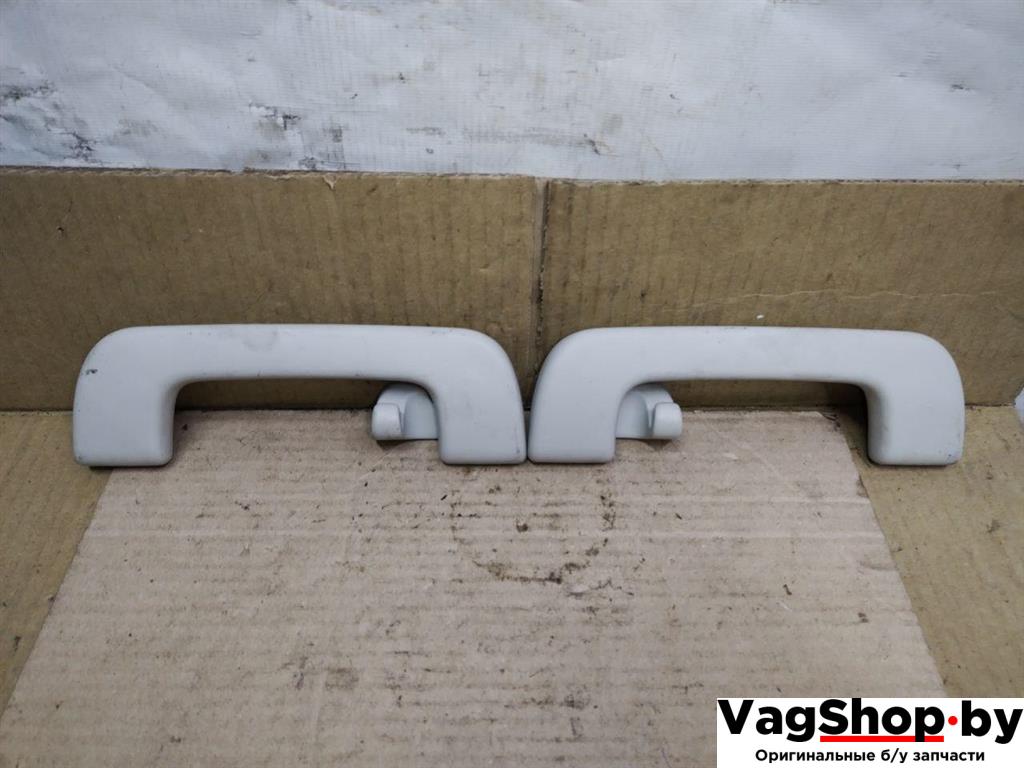 ручка внутренняя потолочная Audi A4 B8/8K 2011, 2.7 л., TDi, CGK, дизель, МКПП, белый, седан, передний привод, 8R0857607J - фото №1