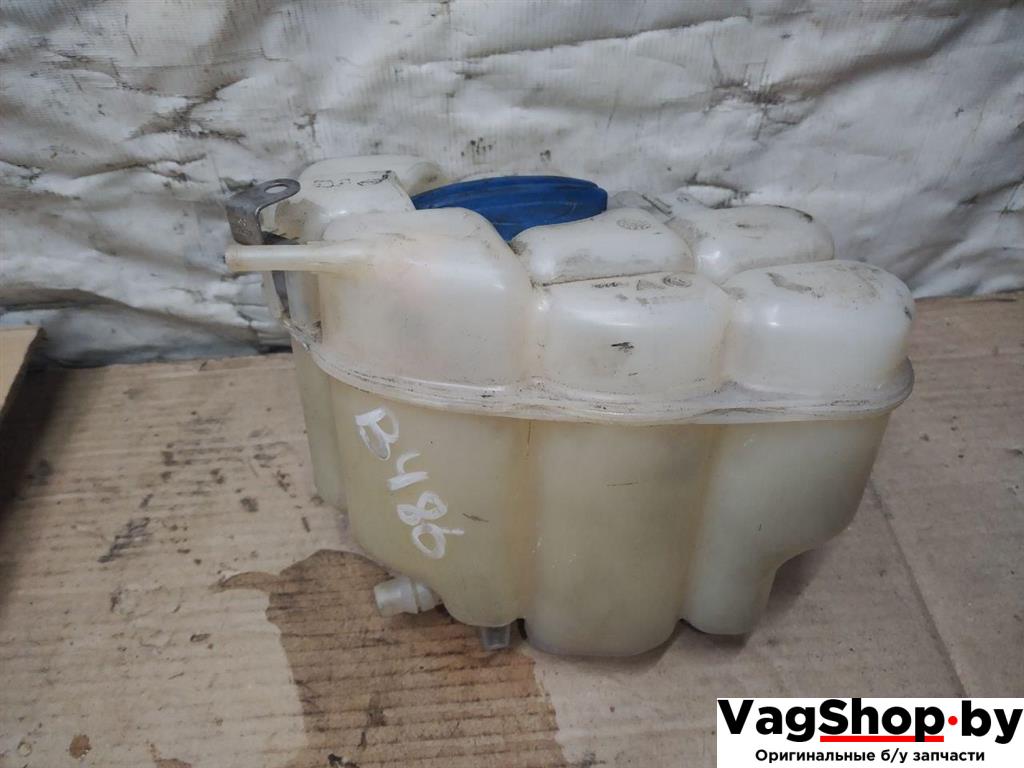 бачок расширительный Porsche Cayenne 958 2012, 3.6 л., FSI, M 55.02, бензин, АКПП, черный, внедорожник 5 дв., полный привод, 7P0121407 - фото №1