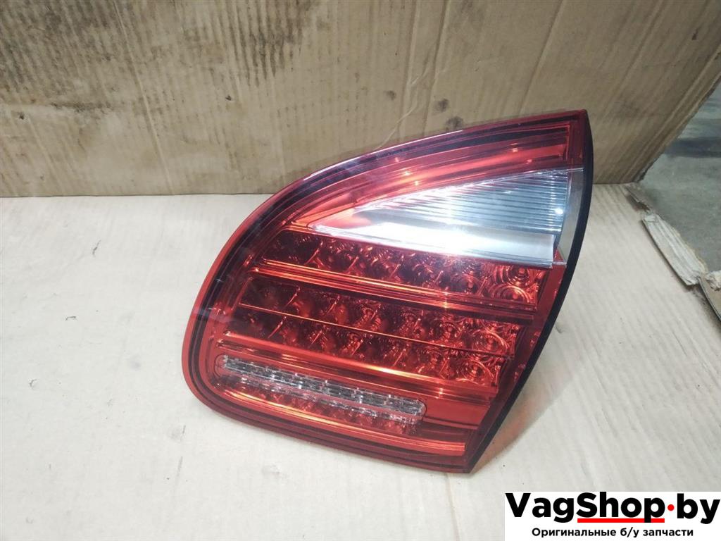 фонарь крышки багажника правый Porsche Cayenne 958 2012, 3.6 л., FSI, M 55.02, бензин, АКПП, черный, внедорожник 5 дв., полный привод, 7P5945094N - фото №1