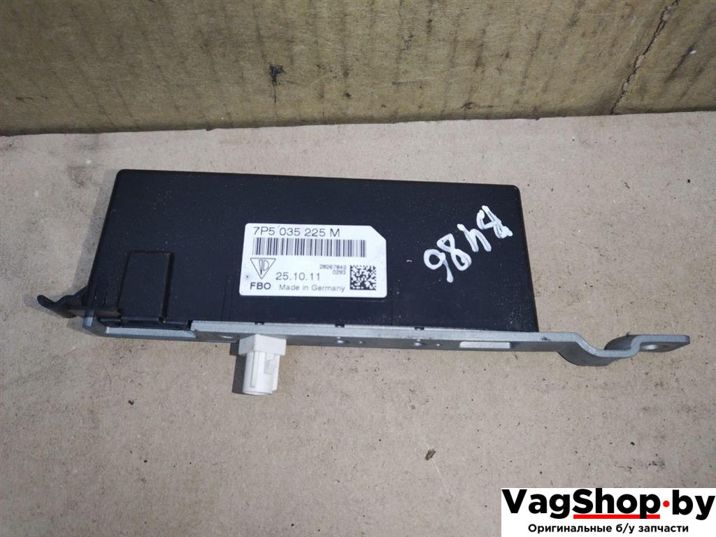 усилитель антенны Porsche Cayenne 958 2012, 3.6 л., FSI, M 55.02, бензин, АКПП, черный, внедорожник 5 дв., полный привод, 7P5035225M - фото №1