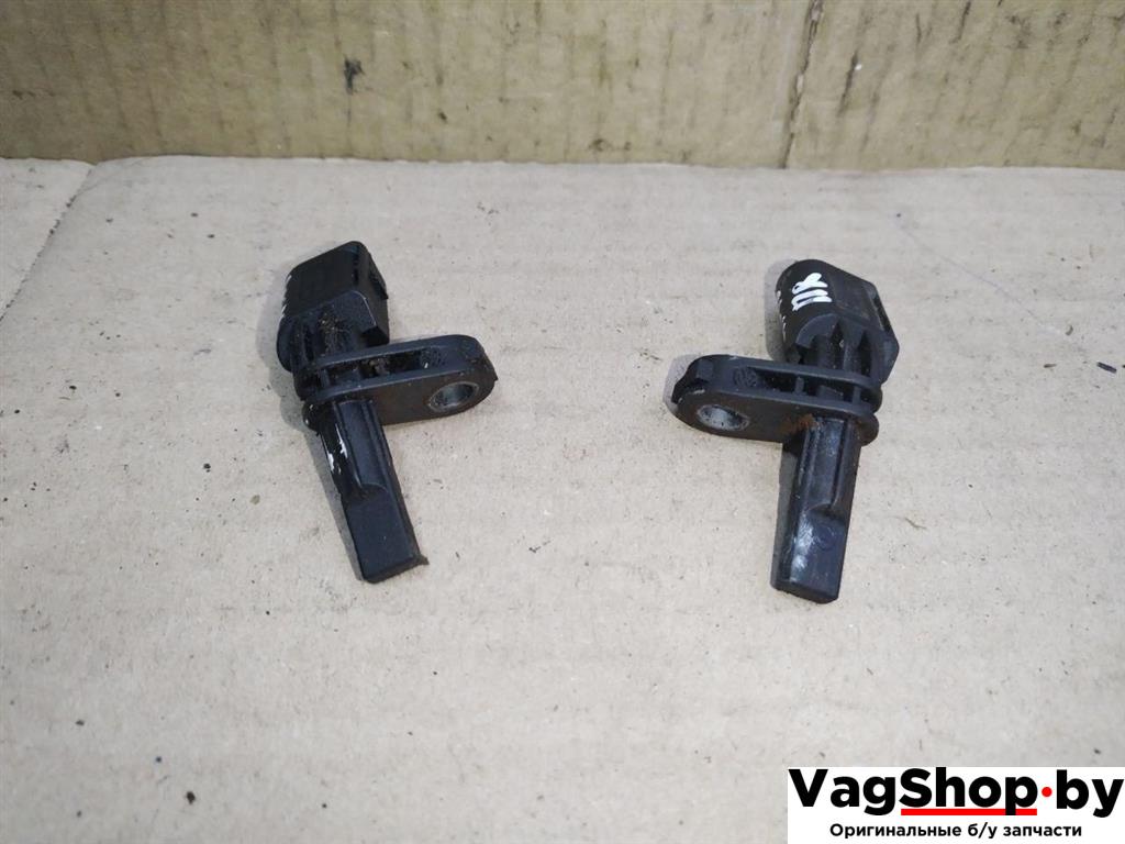 датчик ABS Volkswagen Golf Plus 2 поколение 2010, 1.6 л., TDi, CAY, дизель, МКПП, черный, хетчбэк 5 дв., передний привод, WHT003857, WHT003856 - фото №1