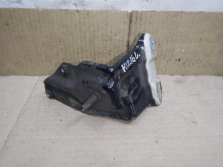 крепление ( кронштейн ) крыла Volkswagen Golf Plus 2 поколение 2010, 1.6 л., TDi, CAY, дизель, МКПП, черный, хетчбэк 5 дв., передний привод, 5M0821135