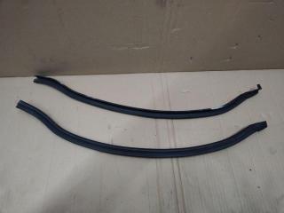 уплотнитель двери Volkswagen Touareg 1 поколение [рестайлинг] 2008, 3.0 л., TDi, CAS, дизель, АКПП, черный, внедорожник 5 дв., полный привод, 7L6837718