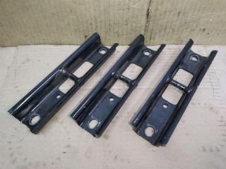 кронштейн (крепление) Volkswagen Caddy 3 поколение [рестайлинг] 2011, 2.0 л., TDi, CFH, дизель, МКПП, белый, минивэн, передний привод, 2K0883873C