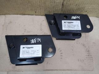 кронштейн (крепление) Volkswagen Caddy 3 поколение [рестайлинг] 2011, 2.0 л., TDi, CFH, дизель, МКПП, белый, минивэн, передний привод, 1306001