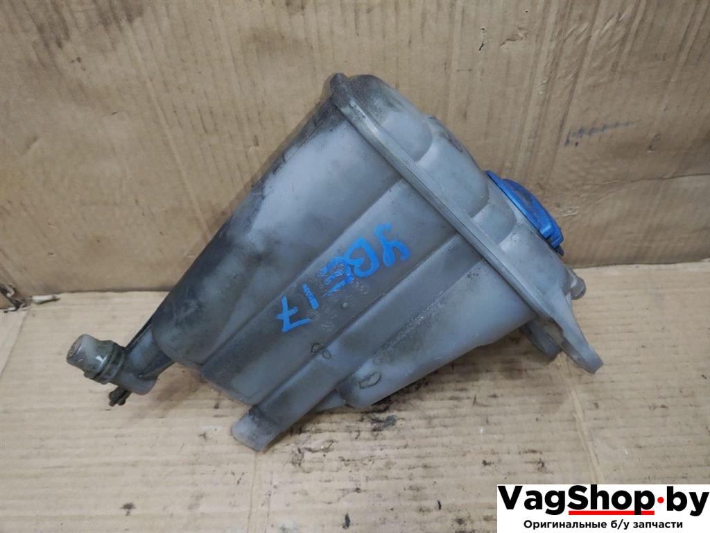 бачок расширительный Audi A4 B8/8K 2011, 2.7 л., TDi, CGK, дизель, МКПП, белый, седан, передний привод, 8K0121405E - фото №1