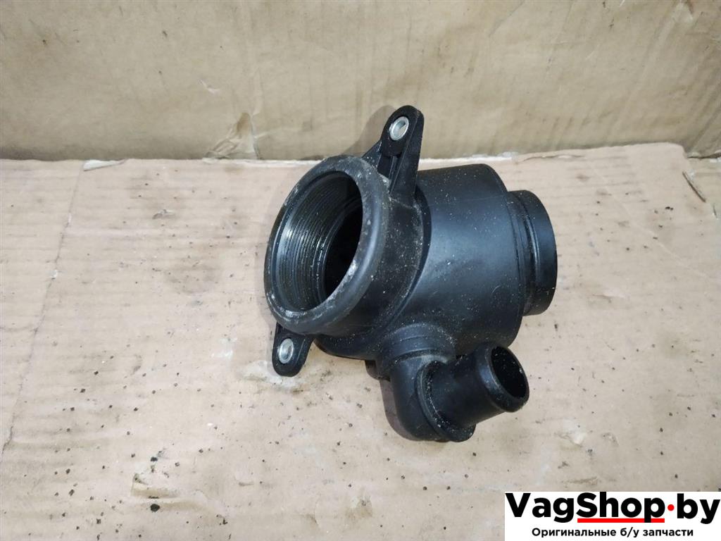 патрубок турбины Audi A4 B8/8K 2011, 2.7 л., TDi, CGK, дизель, МКПП, белый, седан, передний привод, 059129955H - фото №1