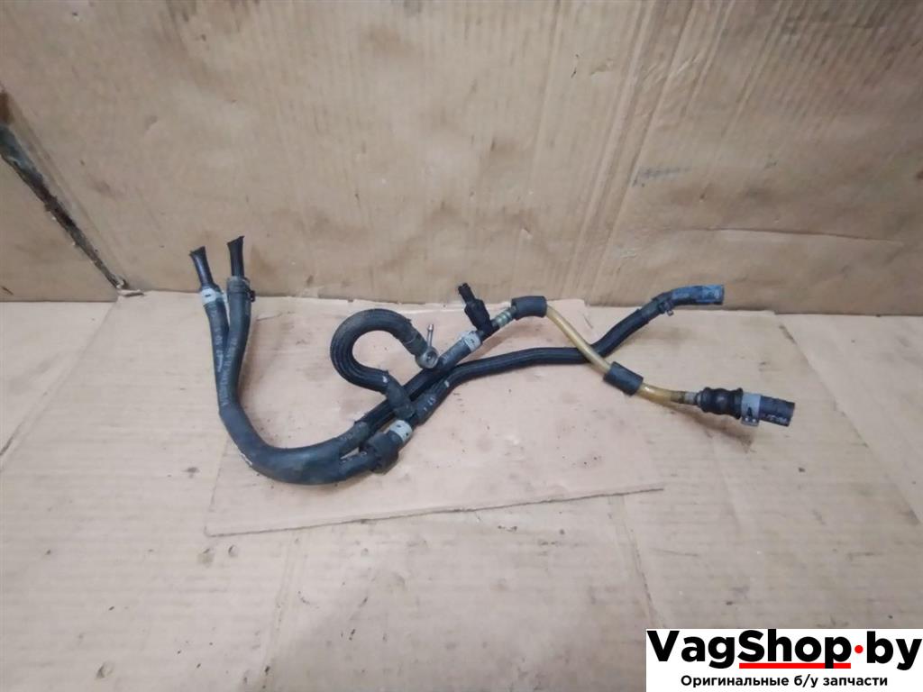 трубка топливная Audi A4 B8/8K 2011, 2.7 л., TDi, CGK, дизель, МКПП, белый, седан, передний привод, 8K0201404J, 059130299L, 059919565 - фото №1