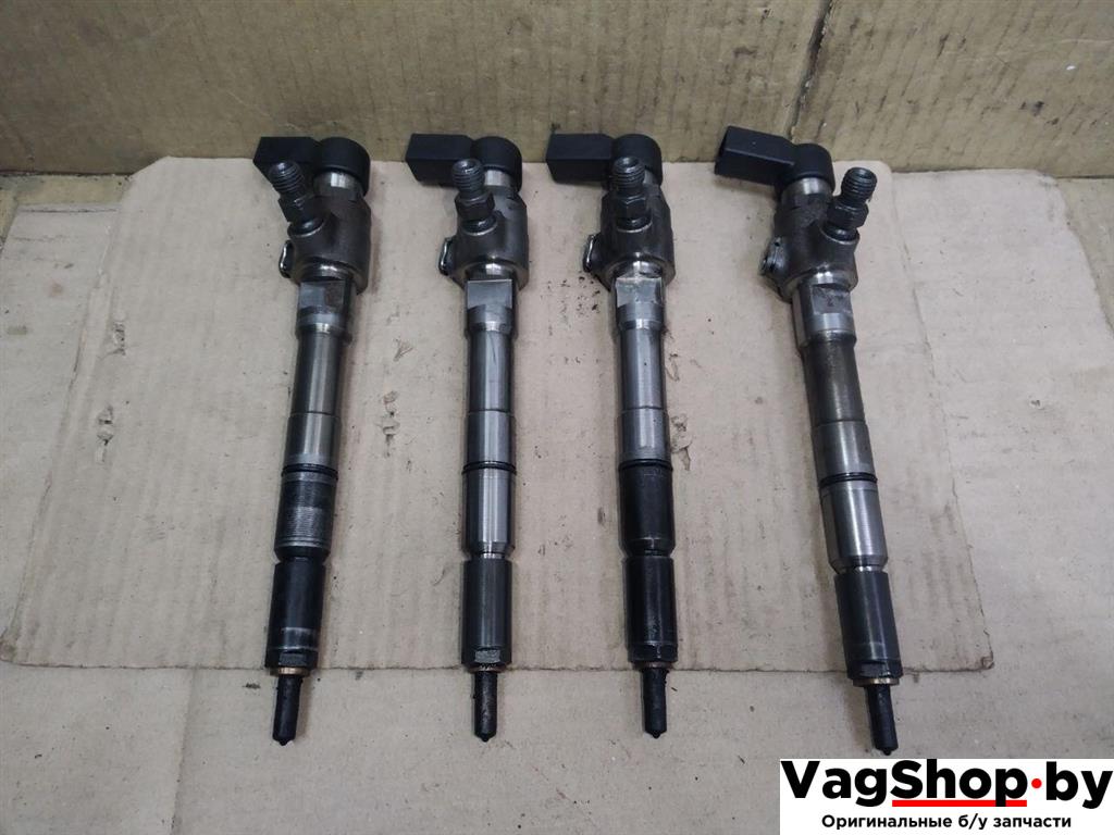 форсунка Volkswagen Golf Plus 2 поколение 2010, 1.6 л., TDi, CAY, дизель, МКПП, черный, хетчбэк 5 дв., передний привод, 03L130277B - фото №1