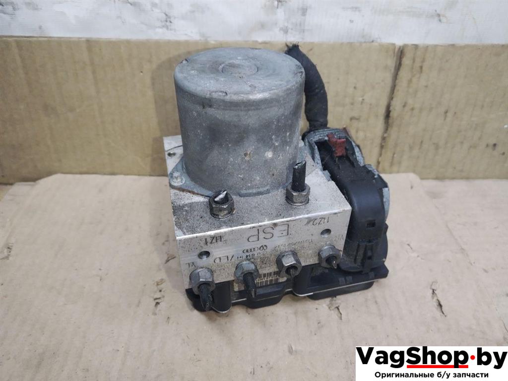 блок ABS Audi A4 B8/8K 2011, 2.7 л., TDi, CGK, дизель, МКПП, белый, седан, передний привод, 8K0614517ED, 8K0907379BF - фото №1