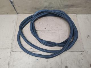 уплотнитель двери Audi A4 B8/8K 2011, 2.7 л., TDi, CGK, дизель, МКПП, белый, седан, передний привод, 8K5833721E