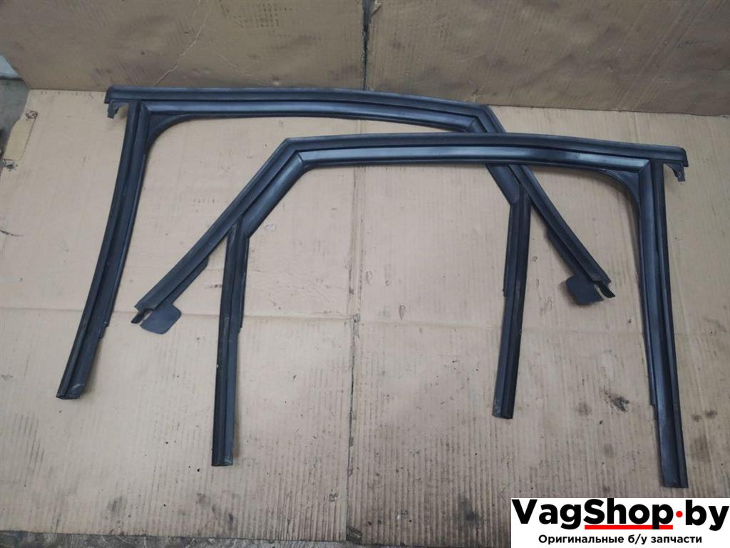 направляющая стекла Audi A4 B8/8K 2011, 2.7 л., TDi, CGK, дизель, МКПП, белый, седан, передний привод, 8K5839439F, 8K5839440F - фото №1