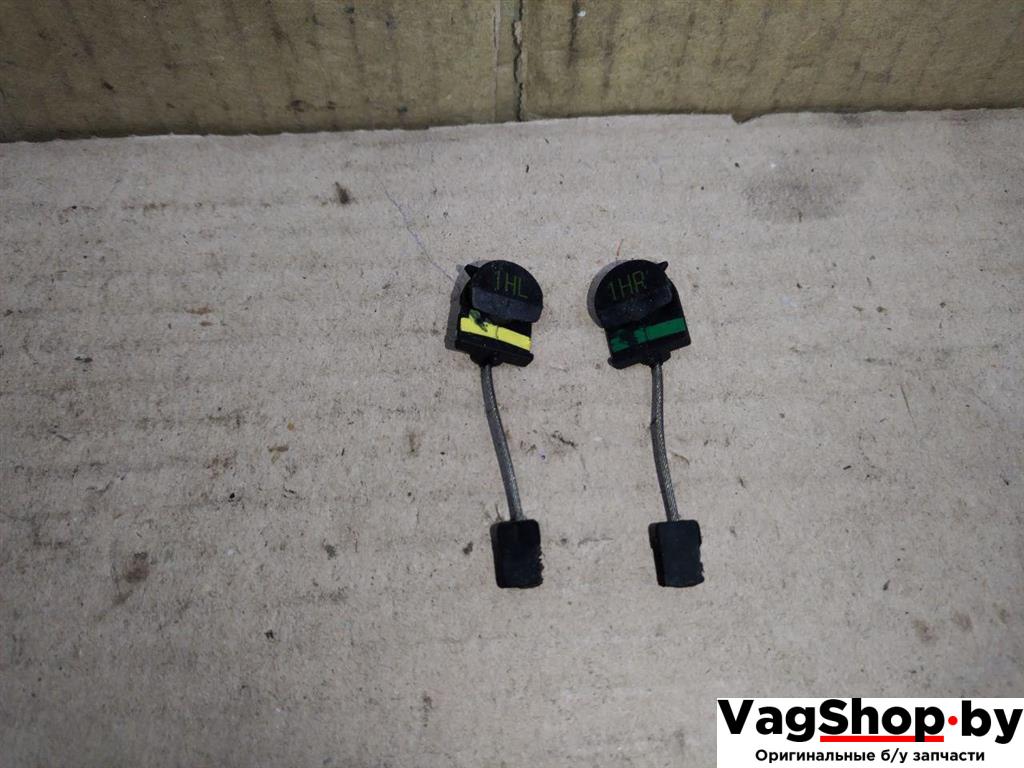 Трос двери задней Volkswagen Touran 2 2013, 1.6 л., TDi, CAY, дизель, МКПП, черный, минивэн, передний привод, 3B5839059A, 3B5839060A - фото №1