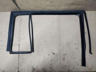 направляющая стекла Volkswagen Touran 2 2013, 1.6 л., TDi, CAY, дизель, МКПП, черный, минивэн, передний привод, 1T0845212