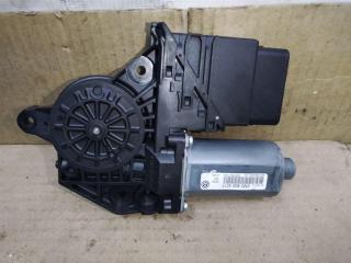 моторчик стеклоподъемника задний левый Volkswagen Golf Plus 2 поколение 2010, 1.6 л., TDi, CAY, дизель, МКПП, черный, хетчбэк 5 дв., передний привод, 5K0959795, 5M0839401F, 5K0959703