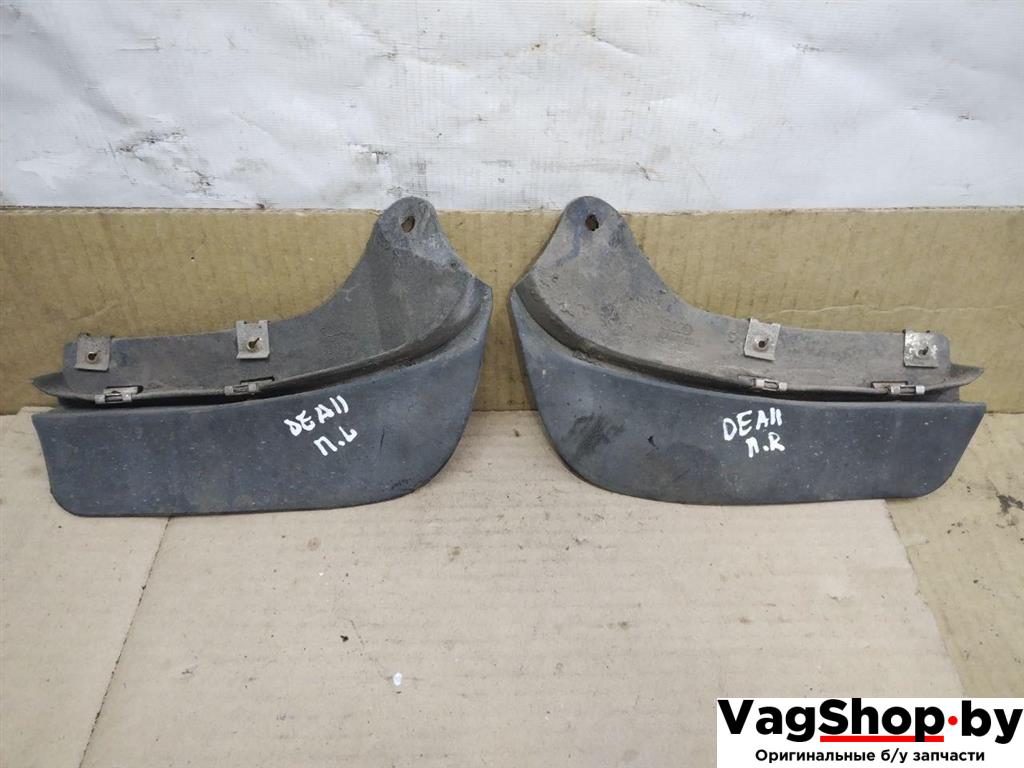 брызговик Audi Q7 4L 2008, 3.0 л., TDi, дизель, АКПП, черный, внедорожник 5 дв., полный привод, 4L0807513A, 4L0807514A - фото №1