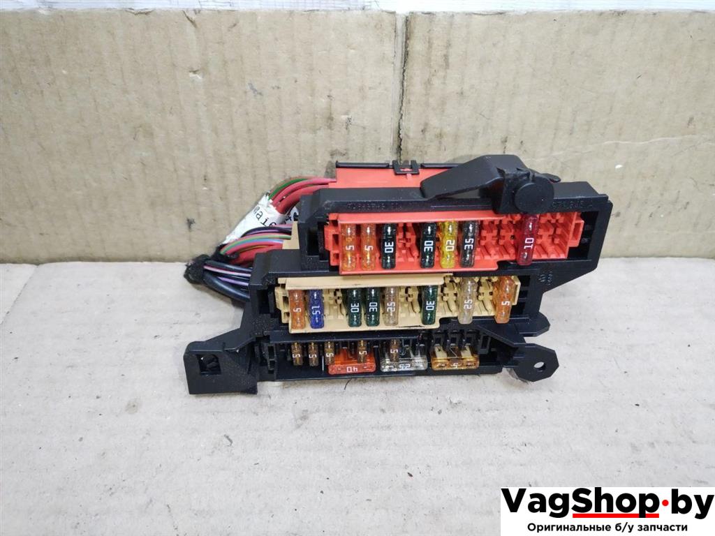 блок предохранителей Audi Q5 8R 2009, 2.0 л., TFSI, CDN, бензин, АКПП, черный, внедорожник 5 дв., полный привод, 8K2971845A - фото №1