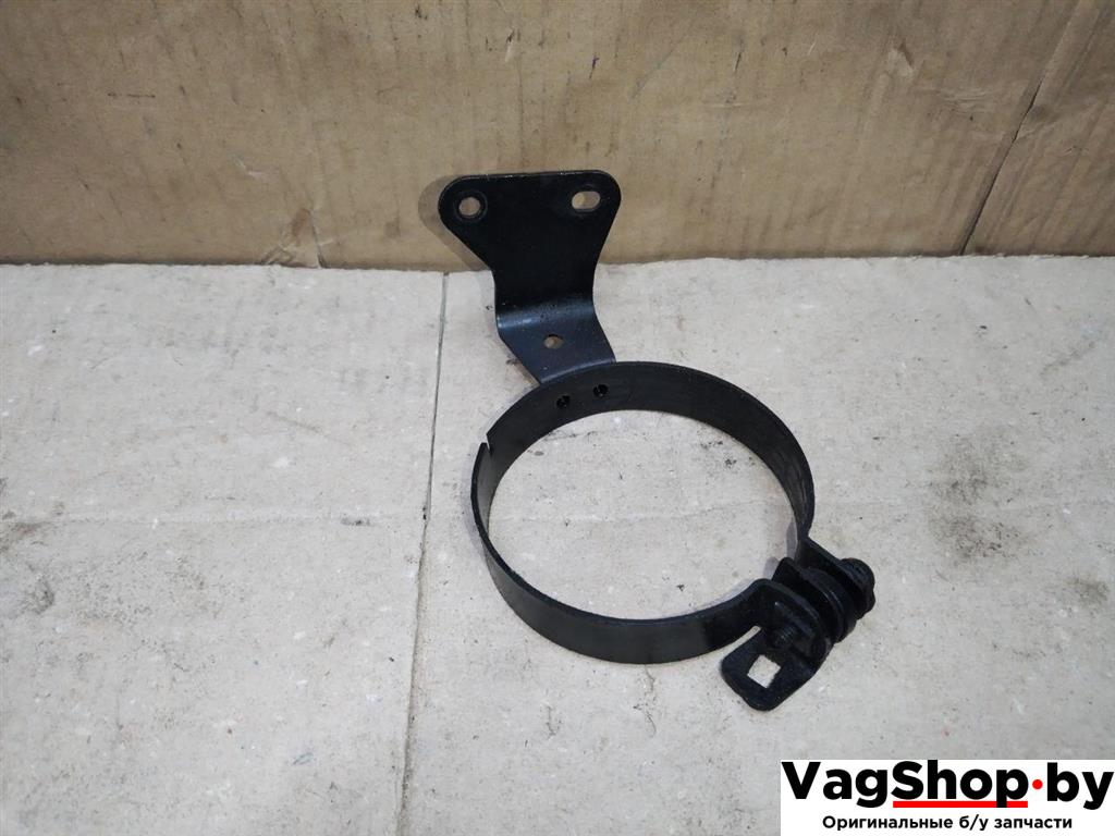 кронштейн (крепление) Audi Q5 8R 2009, 2.0 л., TFSI, CDN, бензин, АКПП, черный, внедорожник 5 дв., полный привод, 8K0422162P - фото №1