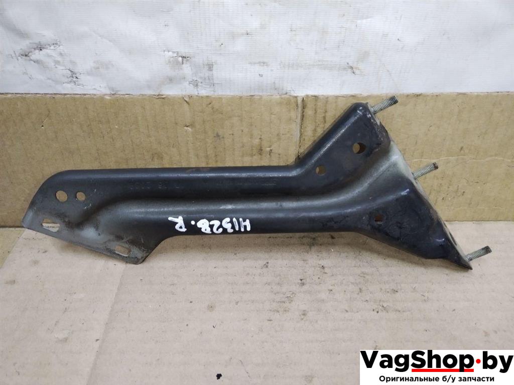 крепление ( кронштейн ) крыла Audi Q5 8R 2009, 2.0 л., TFSI, CDN, бензин, АКПП, черный, внедорожник 5 дв., полный привод, 8R0821136 - фото №1