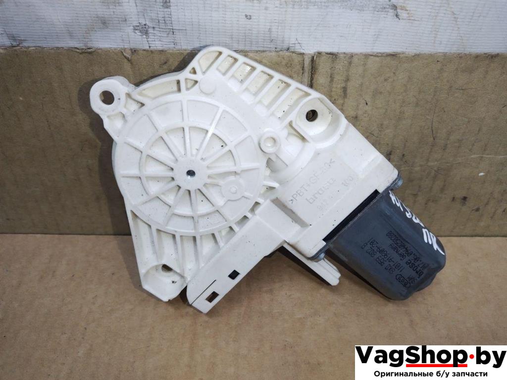 моторчик стеклоподъемника передний правый Audi Q5 8R 2009, 2.0 л., TFSI, CDN, бензин, АКПП, черный, внедорожник 5 дв., полный привод, 8K0959802B - фото №1