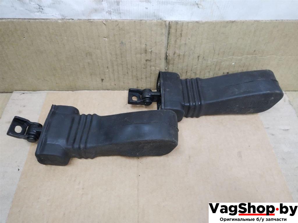 ограничитель открывания двери Audi Q5 8R 2009, 2.0 л., TFSI, CDN, бензин, АКПП, черный, внедорожник 5 дв., полный привод, 8R0837249C - фото №1