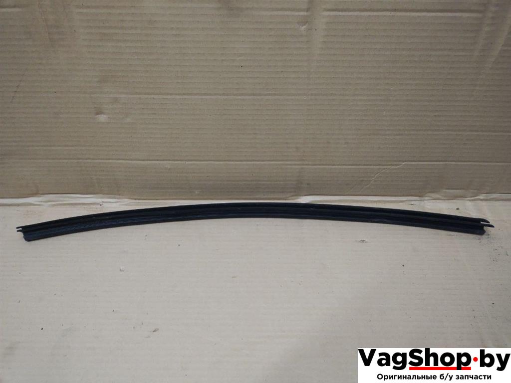 уплотнитель Audi Q5 8R 2009, 2.0 л., TFSI, CDN, бензин, АКПП, черный, внедорожник 5 дв., полный привод, 8R0837480B - фото №1