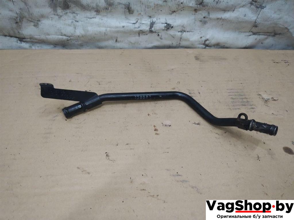 трубка охлаждающей жидкости Audi Q5 8R 2009, 2.0 л., TFSI, CDN, бензин, АКПП, черный, внедорожник 5 дв., полный привод, 06H121085C - фото №1