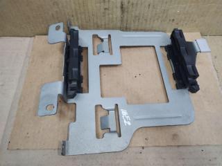 кронштейн (крепление) Volkswagen Touran 2 2013, 1.6 л., TDi, CAY, дизель, МКПП, черный, минивэн, передний привод, 1T0906216L