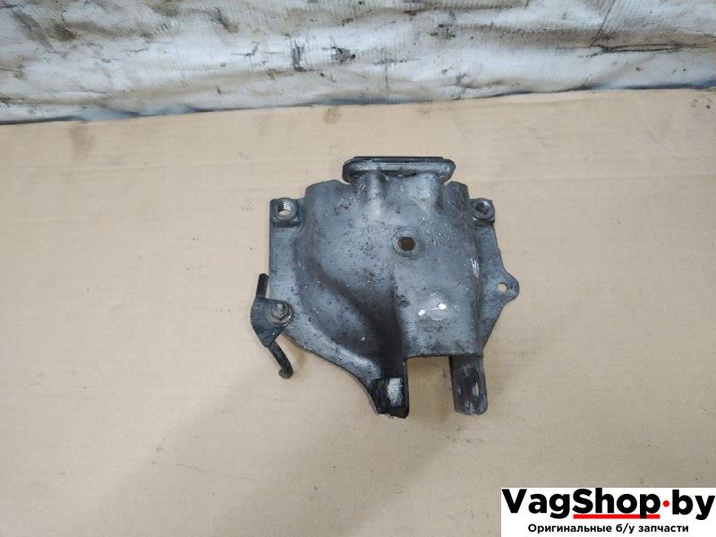 кронштейн двигателя Audi Q5 8R 2009, 2.0 л., TFSI, CDN, бензин, АКПП, черный, внедорожник 5 дв., полный привод, 8K0399059 - фото №1