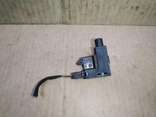 выключатель концевой (концевик) Volkswagen Touran 2 2013, 1.6 л., TDi, CAY, дизель, МКПП, черный, минивэн, передний привод, 1J0947561