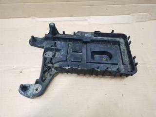 полка аккумулятора Volkswagen Touran 2 2013, 1.6 л., TDi, CAY, дизель, МКПП, черный, минивэн, передний привод, 1K0915333H